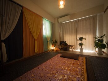 寝れるタイ古式 リラクゼーションLaLaの写真/その重い首・肩に。ストレッチで筋肉を緩め、トークセンの振動で深層コリを叩き出す★驚きの軽さを実感！