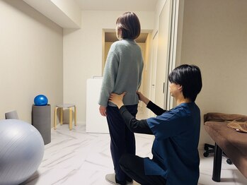 春日整体院ito/慢性腰痛【立位骨盤検査】