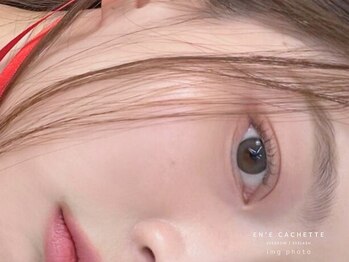 エンカシェット 代官山(En’e cachette)の写真/【抜け感のある眉に】髪色や肌トーンに合わせた眉カラーで、自然に洗練された印象に◇