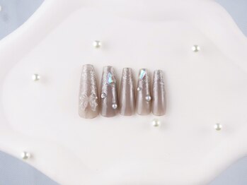 ラピネイル(Lapi Nail)の写真/派手なネイルができない方に◎肌なじみカラーやちゅるん質感など、手元を美しく魅せる上品ネイルが得意★