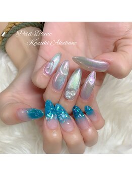 プチブラン(Petit Blanc)/スタッフのネイルです☆