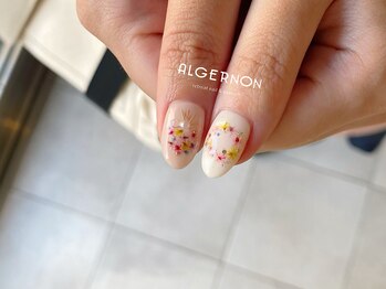 Flower nail