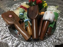 トークセン ビハーラの雰囲気（タイに古くから伝わる伝統的な施術であり、道具です。）