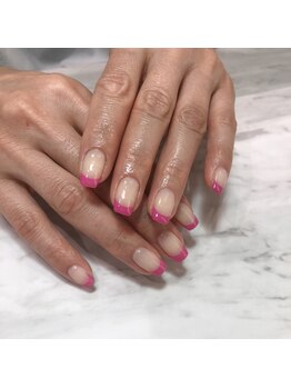 コルソケーツー 梅田茶屋町(corso k-two)/ポップなピンクでフレンチネイル