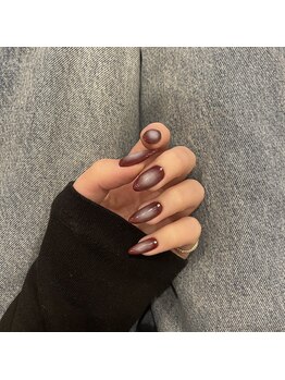 ムーイ 外苑前(mooi.)/red × cheek