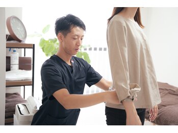 整体院 颯(HAYATE)/体のチェック風景