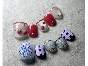 ネイル ブーマー(Nail BOOMER)の写真/【おすすめフットネイル】暖かくなる季節に向けて足元も華やかに可愛くしませんか♪豊富なカラーをご用意◎