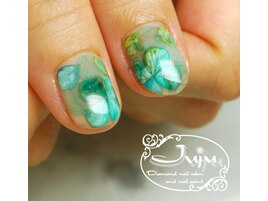 水彩ネイル「四葉のクローバー」