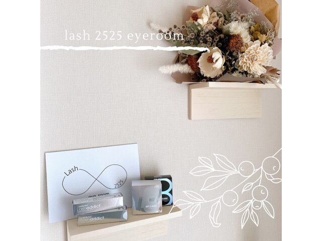 Lash 2525 eyeroom