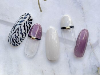 ターラ(Tara)/ゼブラ柄ネイル