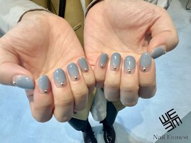 くすみブルーフレンチネイル