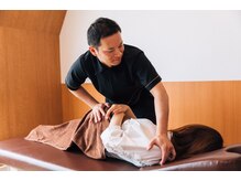 【肩甲骨はがし】肩こり解消！本格整体で美しい姿勢をサポート！