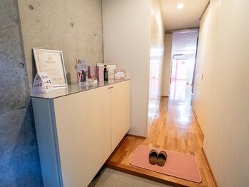 ミラクルバスト 松山店/サロンの玄関からの景色