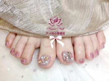 ナナネイル アメ村心斎橋店(NaNa Nail)の写真/【持ち込みデザインOK◎】フットネイルはワンカラー/親指２本アート/10本アートの３種類のコースをご用意＊