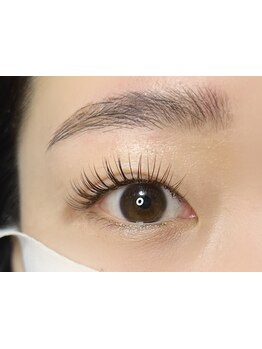 ナチュラル上品な目元にしたい