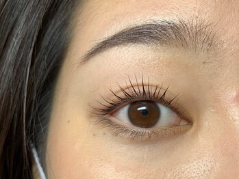 ラ フロール(La Flore)の写真/自分に合った"カワイイ"を叶える♪ナチュラルで透明感、抜け感のあるお目元に仕上げ大人上品な印象に!