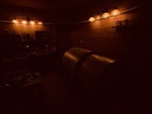 ヒュッテ(Hutte)の雰囲気（施術中はほんわか薄灯り♪五感を整えRelux効果を引き出します♪）