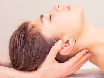 ガチスパ 吹田店の写真/"ヘッドスパ＝頭だけ"と思った、そこのアナタ。首肩背中、肩甲骨もほぐすよ。合言葉は「全人類おすすめ」★