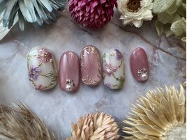 刺繍ネイル