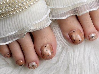 プティ アイビューティ 京橋店(peTiT eyebeauty)の写真/コスパ&タイパ◎ワンカラーは1時間で完成★カラー,サンプル多数◎可愛い足元に＊足裏,かかと角質ケアも有！