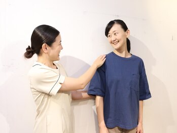 パウワウ 高円寺店の写真/猫背/巻き肩/反り腰を改善！正しい姿勢へ整え、不調改善&美スタイルへ導く★歪みを根本から解消！