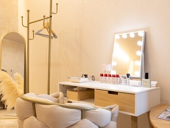 エイミー(Aimee)/【ドレッサー完備】