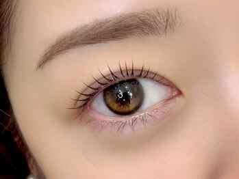 モナ(Mona)の写真/【ダメージレスまつげパーマ】¥5000!潤いトリートメント込みでもちの良さ抜群◎マスカラパーマ+¥1000