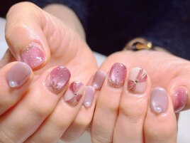 春ネイル／いちごネイル