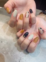 エム(em)/ちょっと秋ネイル