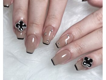 アール(R)/フレンチネイル