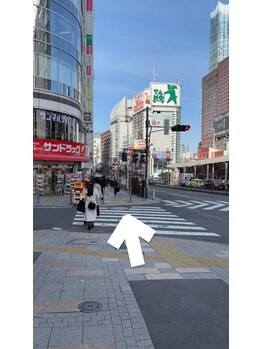 アンリミットワオ(Unelimit WAO!)/【新宿駅からの道順】地上順路