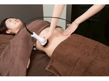 美庵 池袋店/痩身機械でお腹施術【池袋】