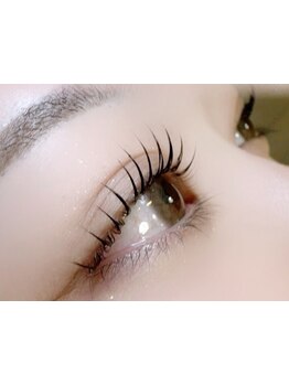 ナチュラル上品な目元にしたい