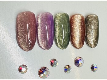 ネイルモア 三軒茶屋店(NAIL moA)の写真/マグネット沢山のデザインで指先を輝かせて！色替えok理想のネイル付け替えオフも無料☆