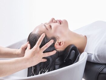 ink"四条烏丸【まつげパーマ/パリジェンヌ/アイブロウ/眉毛/ヘッドスパ】の写真/《仕事帰り・お出かけ前に♪》極上トリートメント付で癒されながらサラ艶髪へ◎心身共にリフレッシュ*