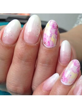 ナナズネイル 西小倉店(NANA's Nail)/ホワイトは１年中人気