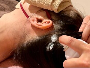 リーフ 本町店の写真/首・肩・頭皮のコリ、眼精疲労、頭痛等お悩みの方◎炭酸ドライヘッドスパで血行促進、至福の癒しタイムを☆