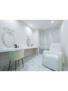 ナチュラル上品な目元にしたい