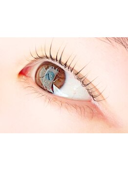 ナチュラル上品な目元にしたい