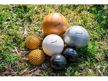 エムオーラボ(MO-lab.)/ボールを使ったホームケア