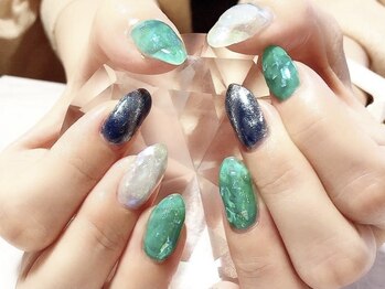 フレイムス アイラッシュ アンド ネイル(FRAMES)/氷ネイル×マグネットネイル♪