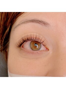 ナチュラル上品な目元にしたい