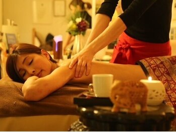 アーユルヴェーダ専門店 サラージュ 神戸元町(SALA JYU)の写真/シロダ-ラ/アビヤンガ/ハ-ブボ-ル,全身を一貫して整える贅沢コース!【極上アーユルヴェーダ120分¥22000】