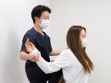 代々木上原みつわ整体院/猫背巻き肩、反り腰が気になる方