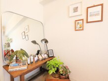 ネイルオイルやハンドクリームの販売も行っています