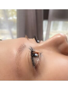 ダフネ(DAFNE)/目元に高さを