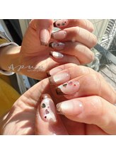 アピュ(APUU)/ブラウンフレンチネイル