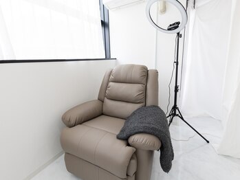 ムーム なんば店(moom)/白をベースとした内装◎半個室