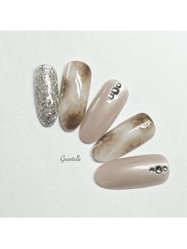 グランチュール(Grantulle)/白べっ甲ネイル