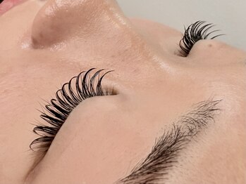 ロザリ(RoseRe)の写真/フラットラッシュで叶える理想の目元！ナチュラル目元~ボリューム目元まで自由自在★軽い付け心地&持続力◎